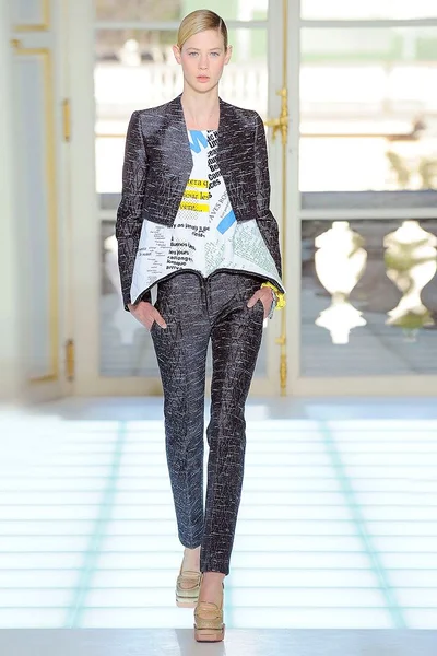 Look 32